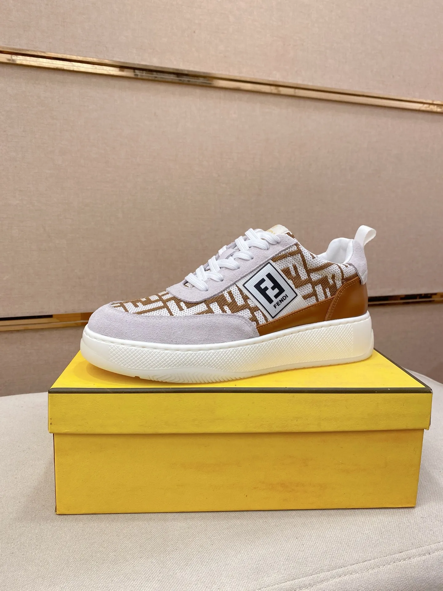 Men's shoes 💰 440💰 (fendi) New style 👊🏻 upper 🇮🇹 imported cowhide fabric 🇩🇪 lining imported sheepskin lining. The original outsole is molded to highlight the identity of every man, and the upper foot is elegant and stable🚶🏻🚶🏻The high-end custom counters reproduce the original version📯No matter the wind or rain, the shoe last remains unchanged and can withstand the verification of time🔍️,🔵 Size: 38-44